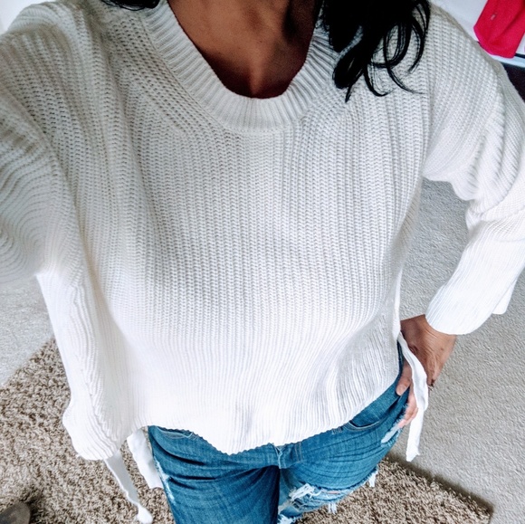 Side tie sweater - Picture 2 of 8